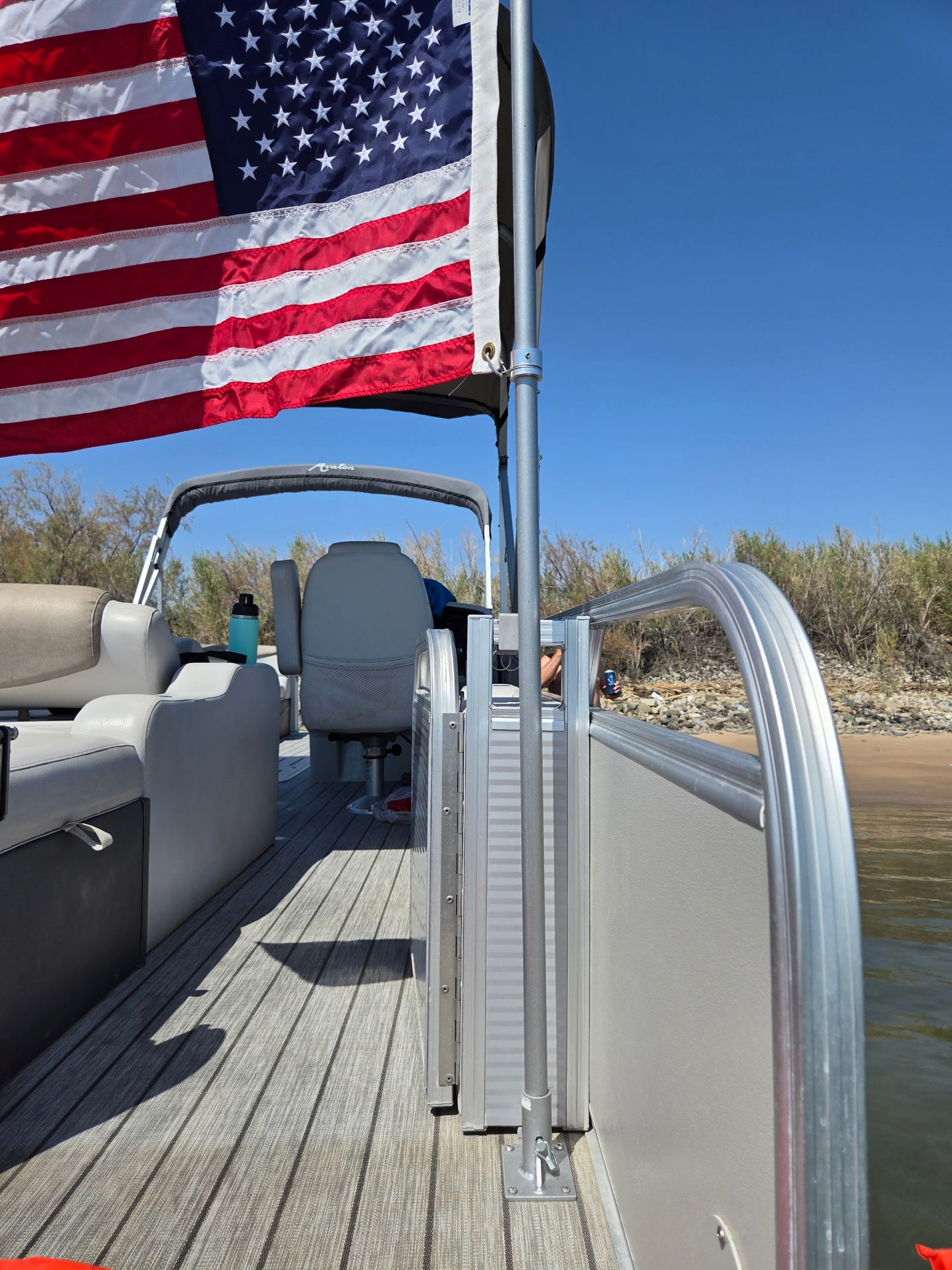 Boat Flagpole and Universal Mount for Pontoons